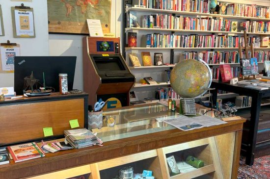 Unieke, authentieke reisboekenwinkel in Amsterdam