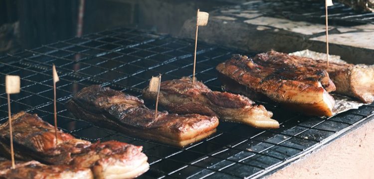 Ambachtelijk vis roken: een culinaire traditie met een lange geschiedenis
